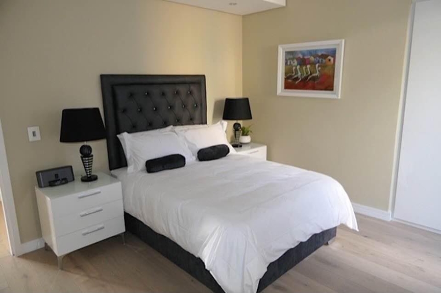 2 Bedroom Property for Sale in Vredehoek Western Cape